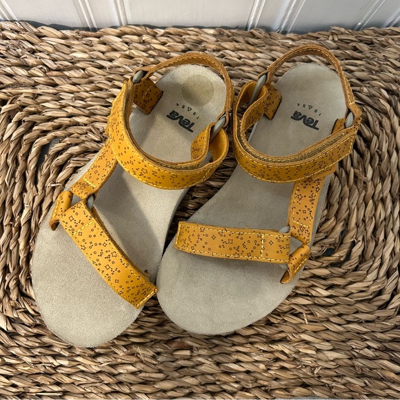 Teva Midform Universal Star Sandals Women’s size 5 - Picture 2 of 5